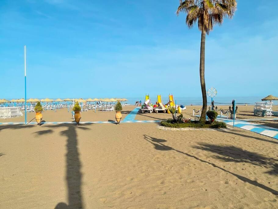 Seafront Apartment With Direct Access To The Beach Torremolinos Exterior photo