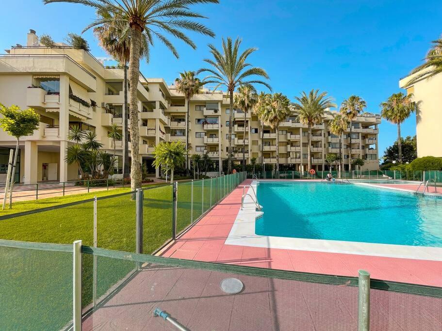 Seafront Apartment With Direct Access To The Beach Torremolinos Exterior photo